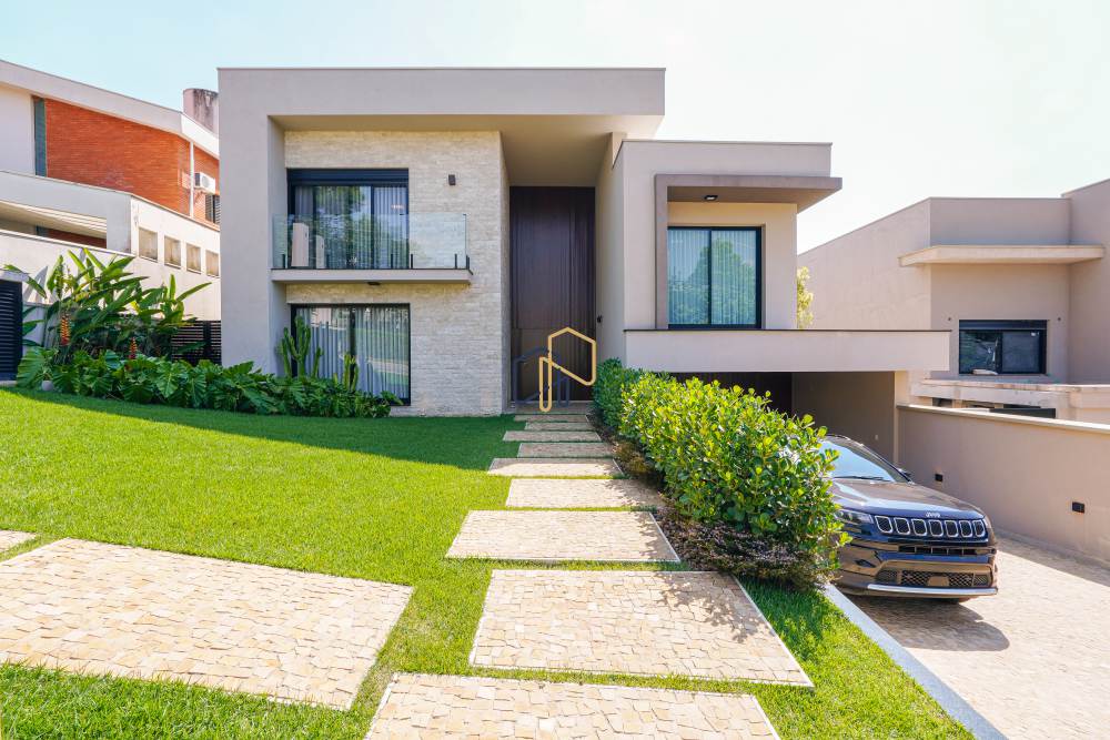 Casa Com 4 Suítes no Alphaville 01