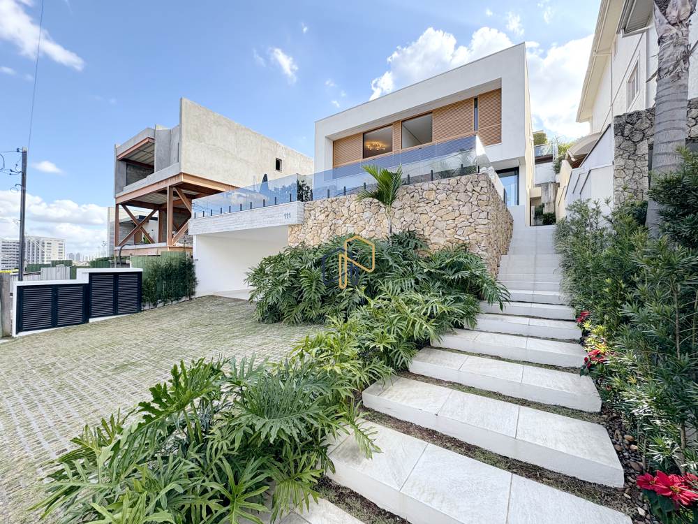 Casa a Venda em Alphaville Com 04 Suítes no Alphasitio