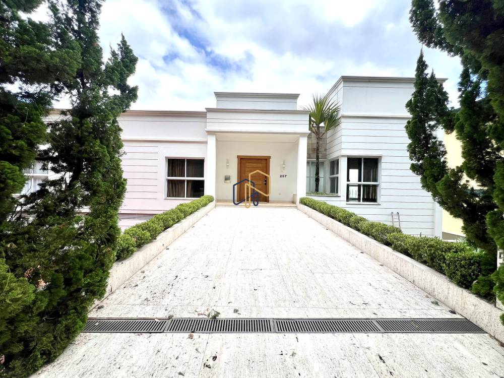 Casa Com 4 Suítes no Tamboré 1