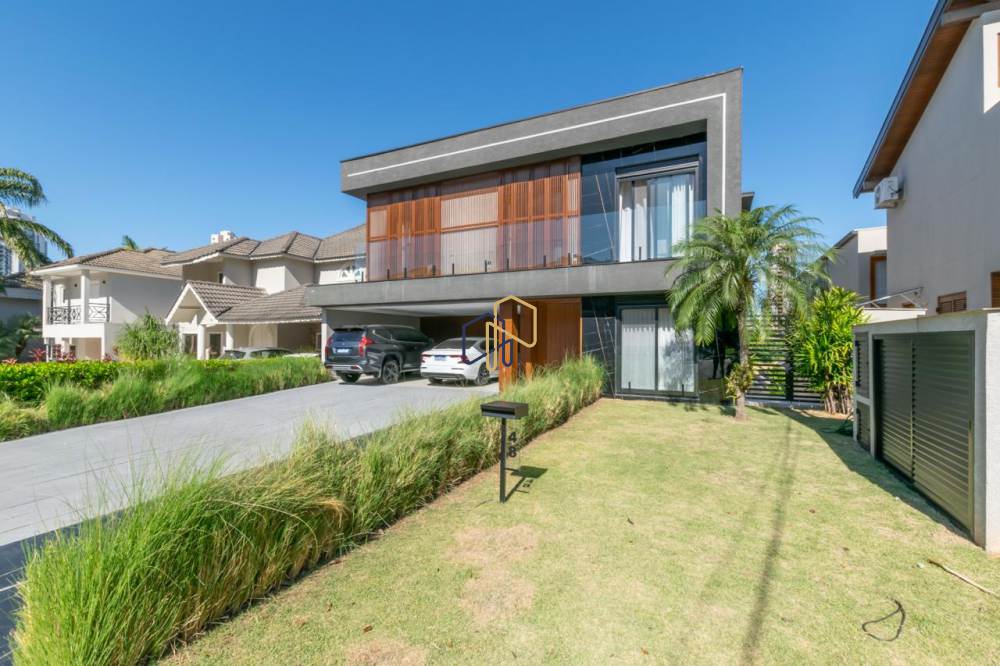 Casa a Venda em Alphaville Mobiliada e Decorada no 18 do Forte Residencial